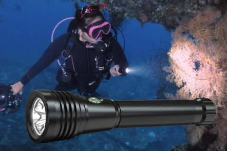 D6 Max Diving Flashlight